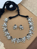 Load image into Gallery viewer, Mihika Stone Necklace Set