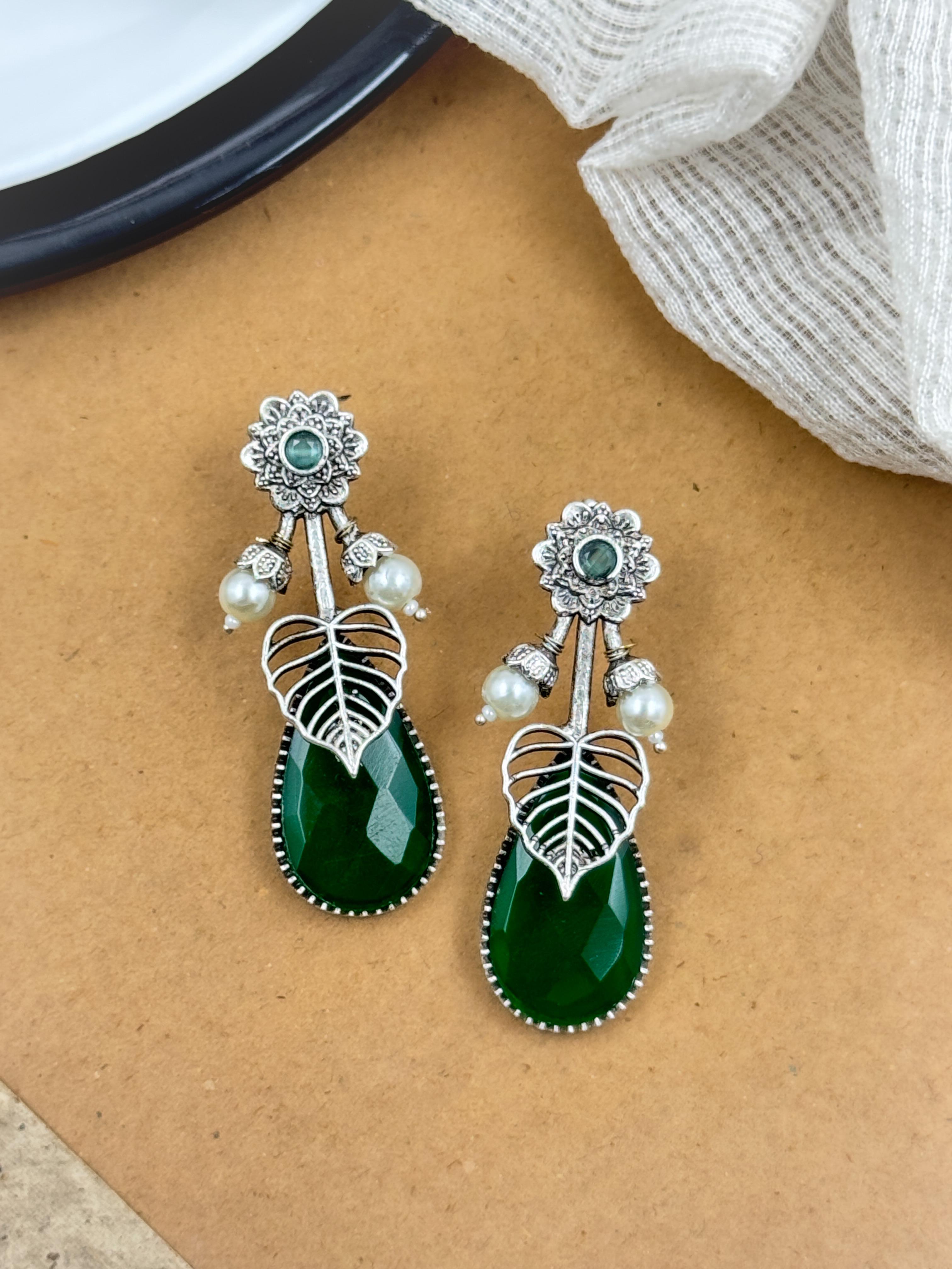 RAYA STONE STUD EARRINGS