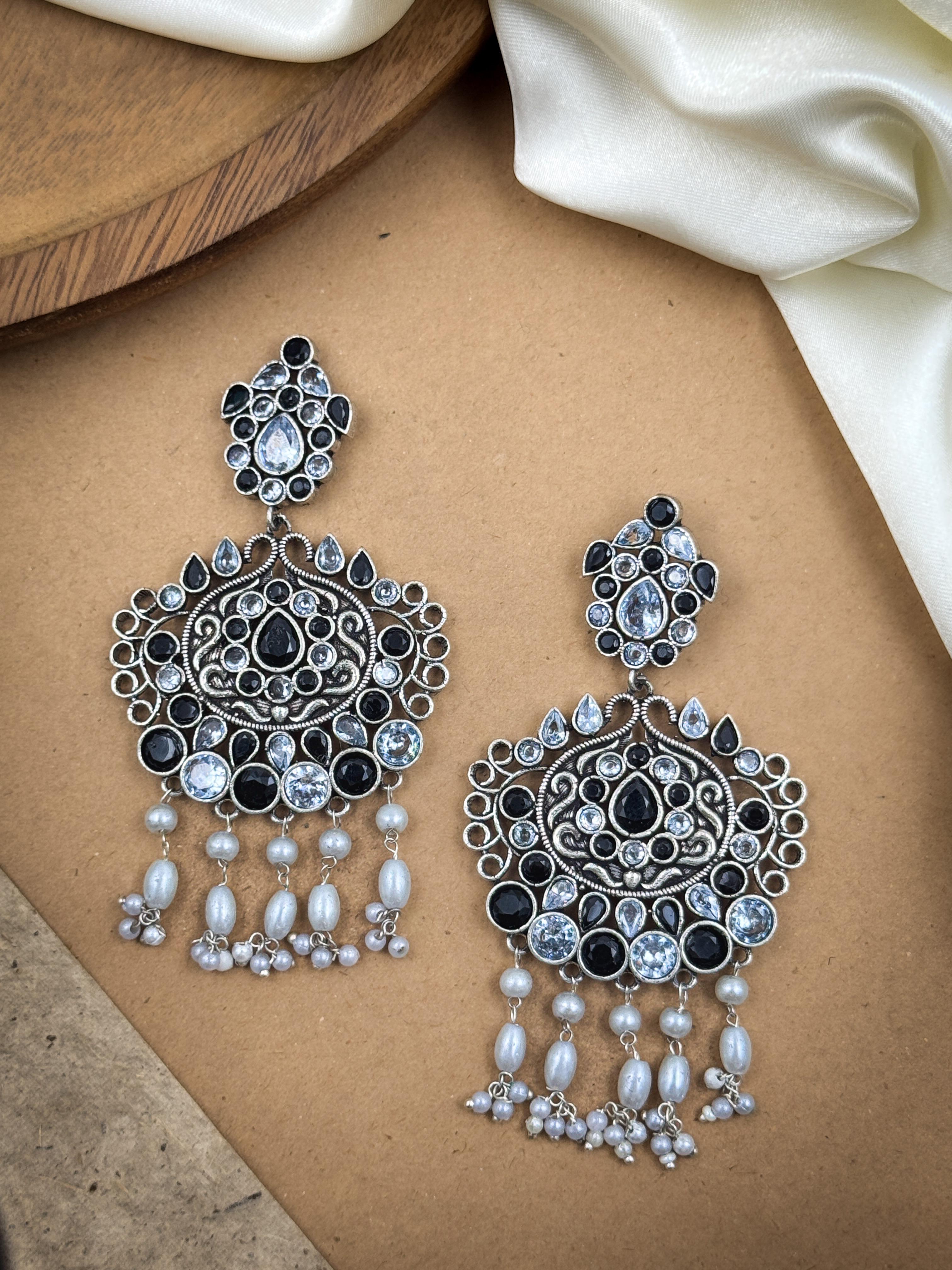 TANVI STONE DANGLER EARRINGS