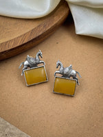 Load image into Gallery viewer, Sanvi Stud Earrings