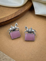 Load image into Gallery viewer, Sanvi Stud Earrings