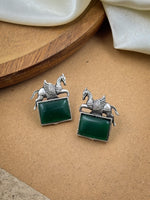 Load image into Gallery viewer, Sanvi Stud Earrings