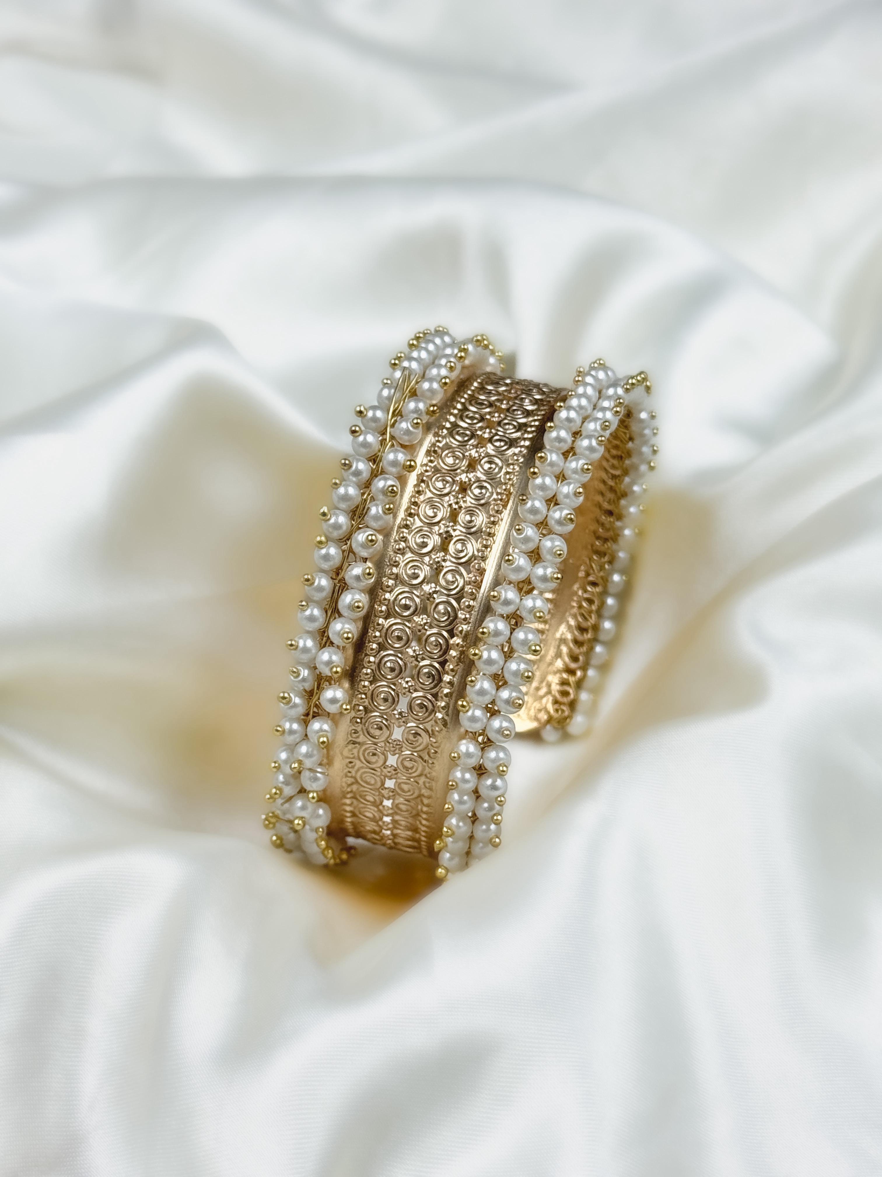 HANDMADE SPIRAL PATTERN KADA WITH PEARLS