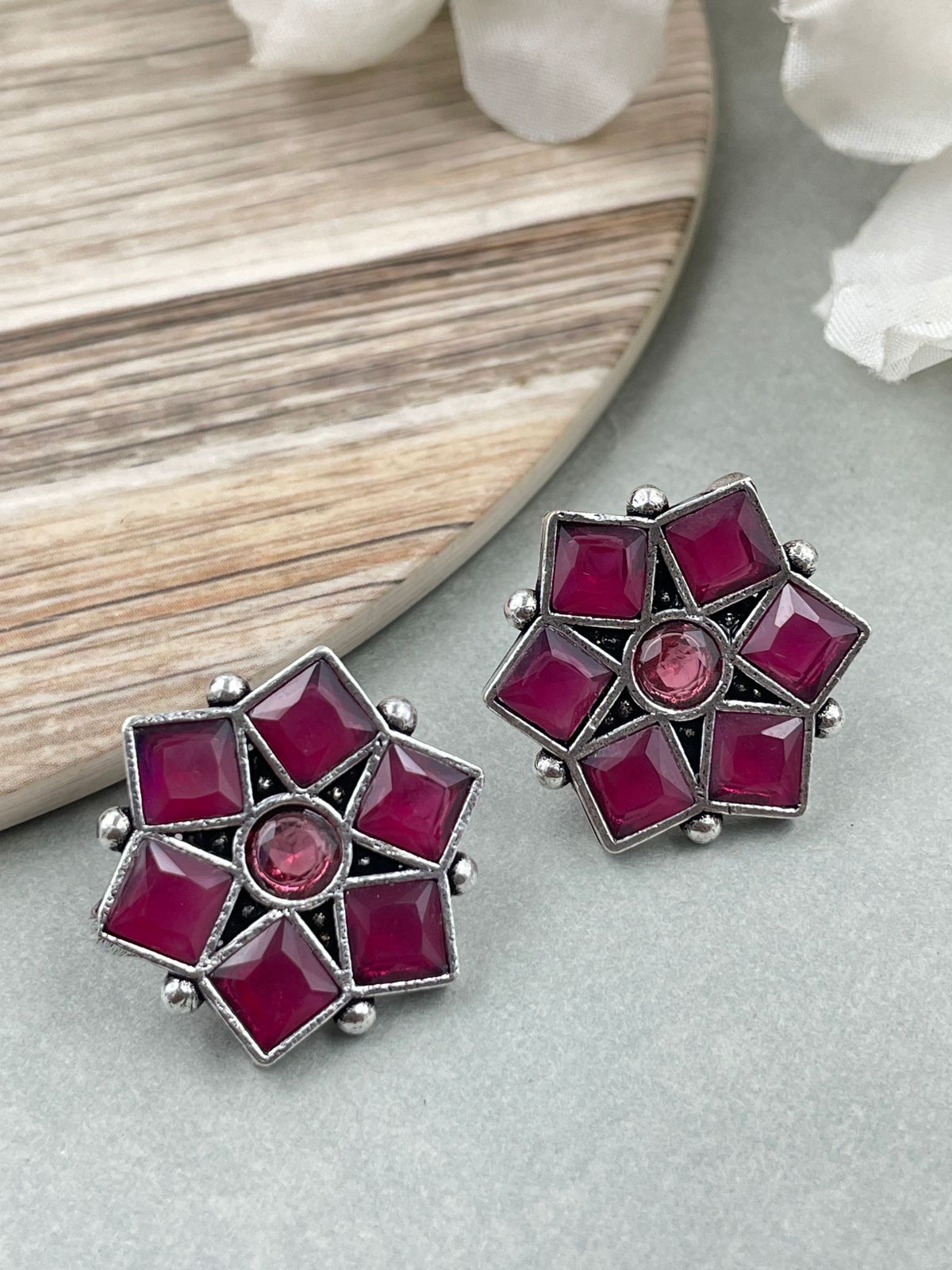 KASHVI STUDS EARRINGS