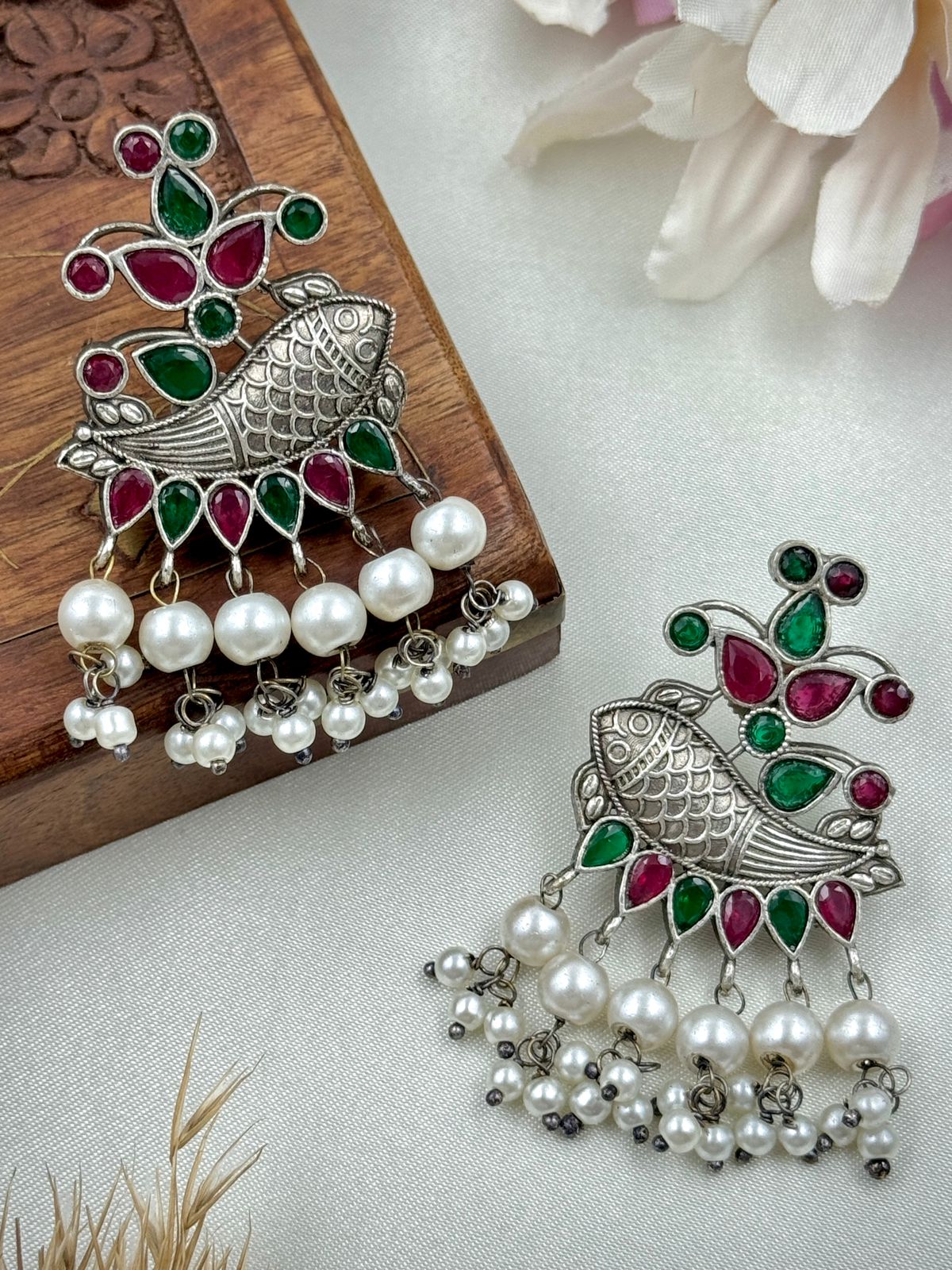 EKVIRA DANGLER EARRINGS