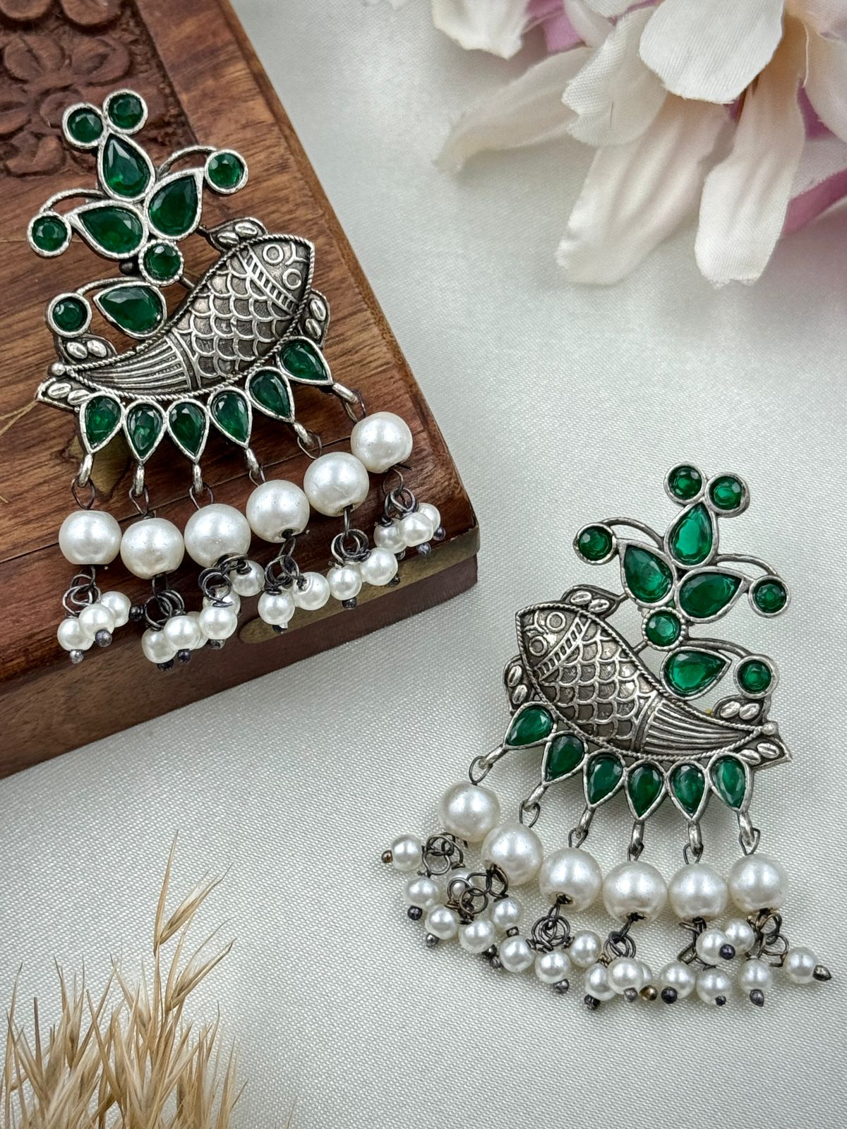 EKVIRA DANGLER EARRINGS