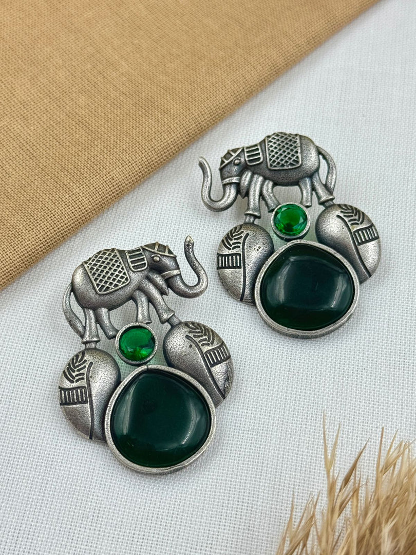 ALMIKA OVERSIZED STUD EARRINGS