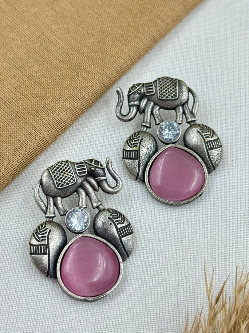 ALMIKA OVERSIZED STUD EARRINGS