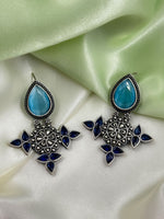Load image into Gallery viewer, Meera  Dangler Earrings