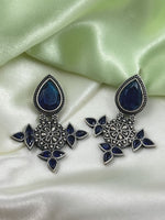 Load image into Gallery viewer, Meera  Dangler Earrings