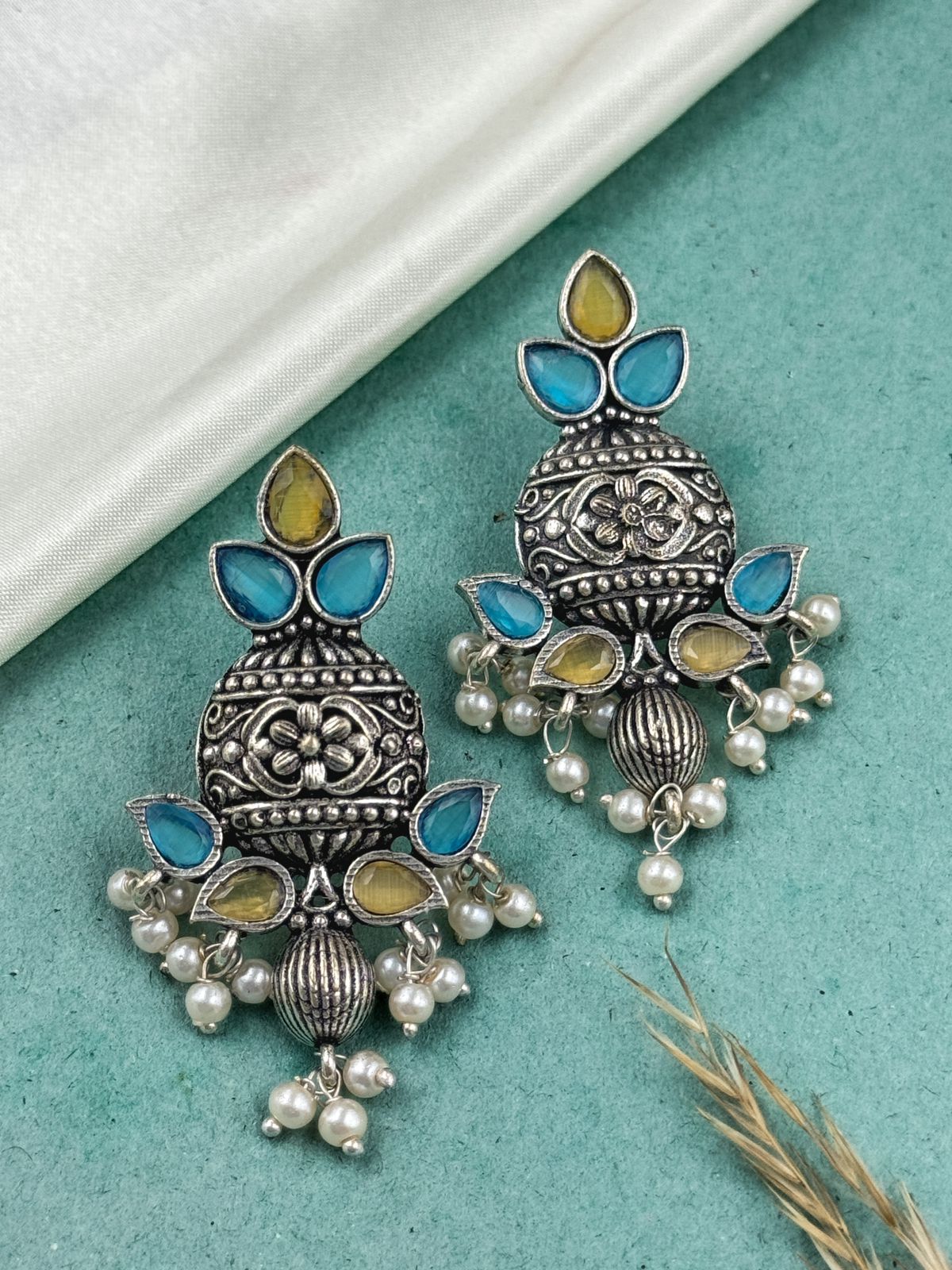 ANANYA STUDS EARRINGS