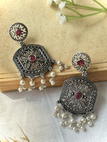 Load image into Gallery viewer, NAVITA DANGLER EARRINGS