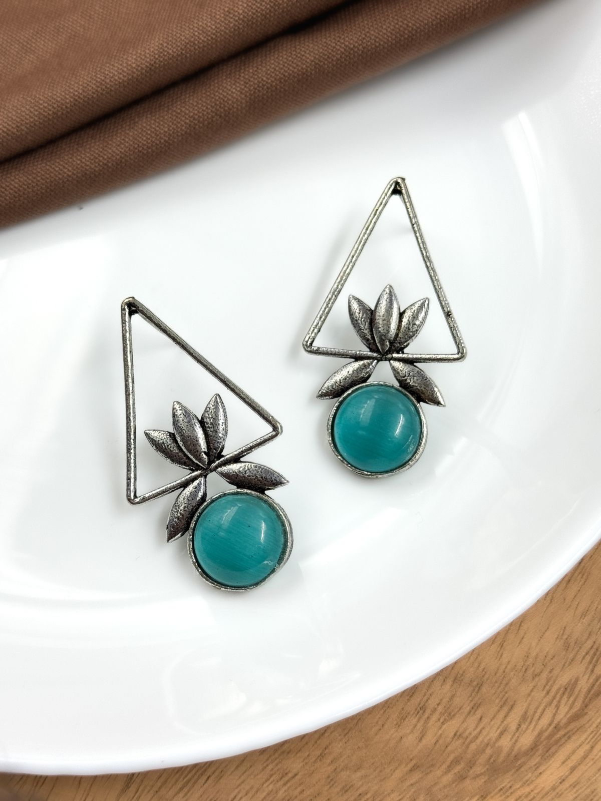 JIYA STUDS EARRINGS