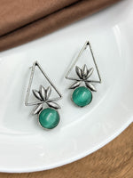 Load image into Gallery viewer, Jiya Stud Stone Earrings