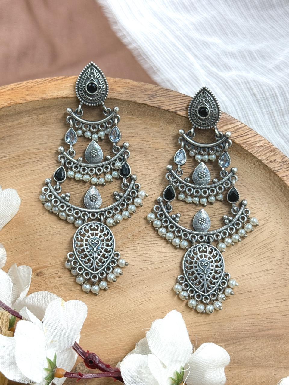 MALLIKA DANGLER EARRINGS