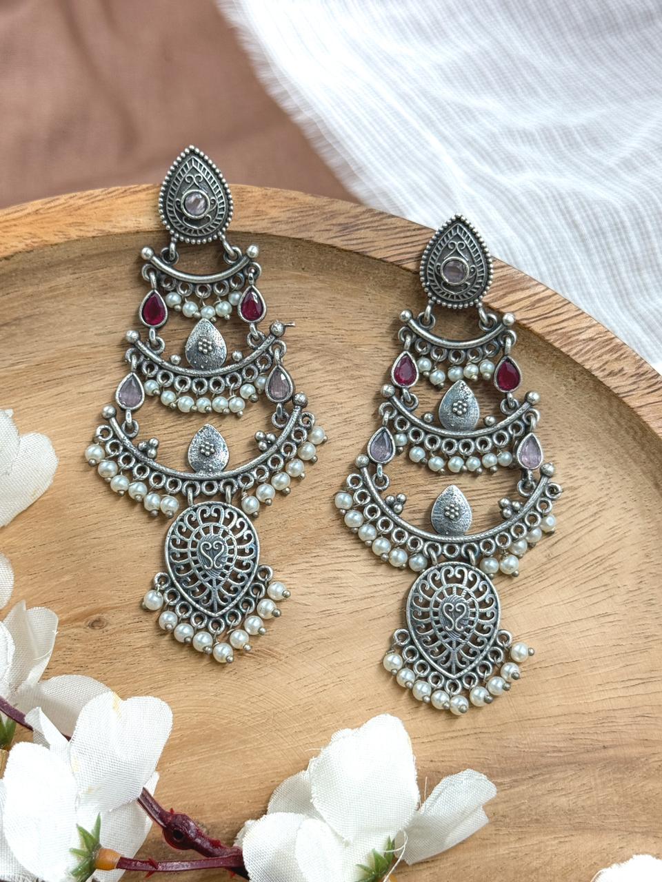 MALLIKA DANGLER EARRINGS