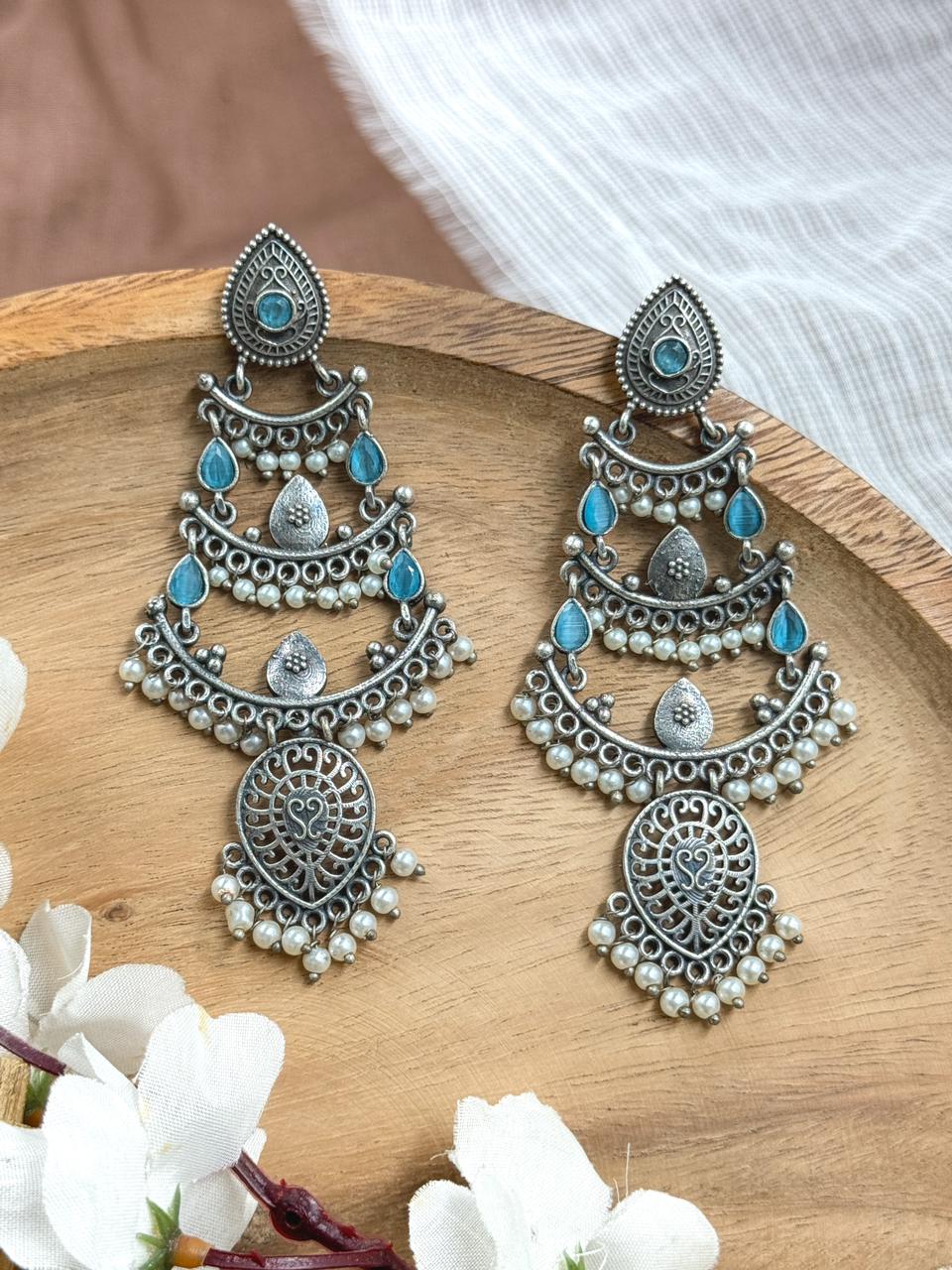 MALLIKA DANGLER EARRINGS