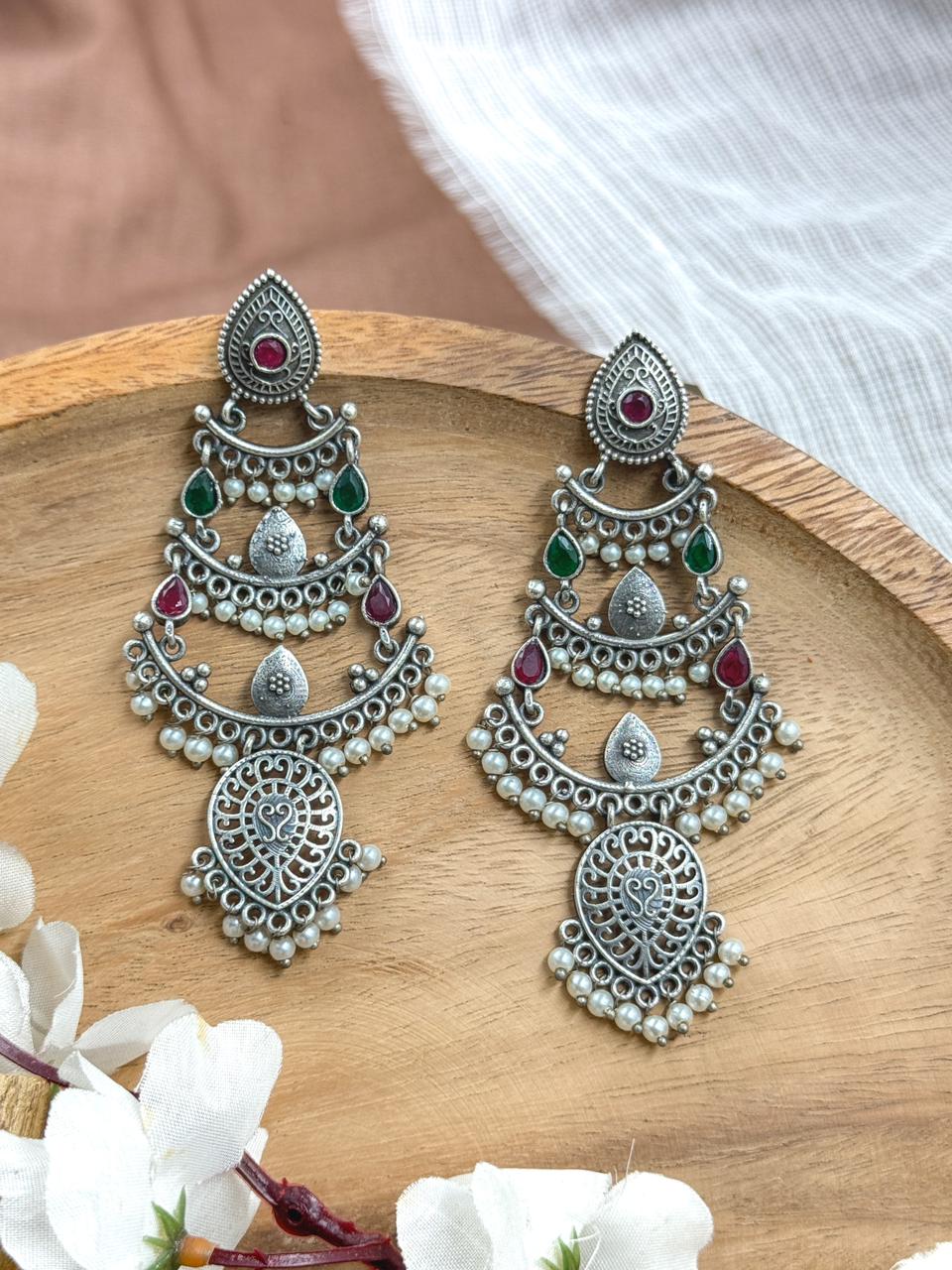 MALLIKA DANGLER EARRINGS