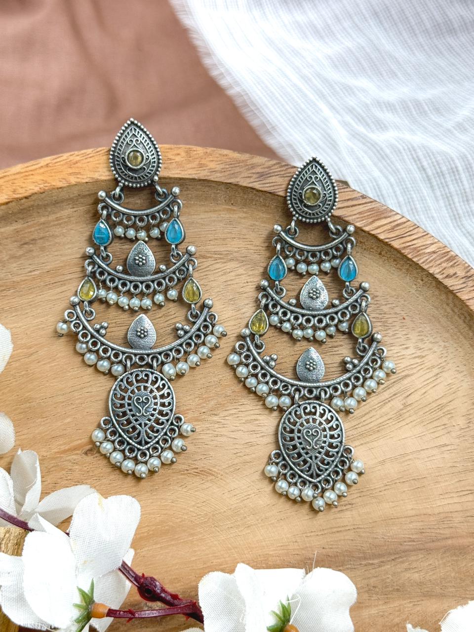 MALLIKA DANGLER EARRINGS