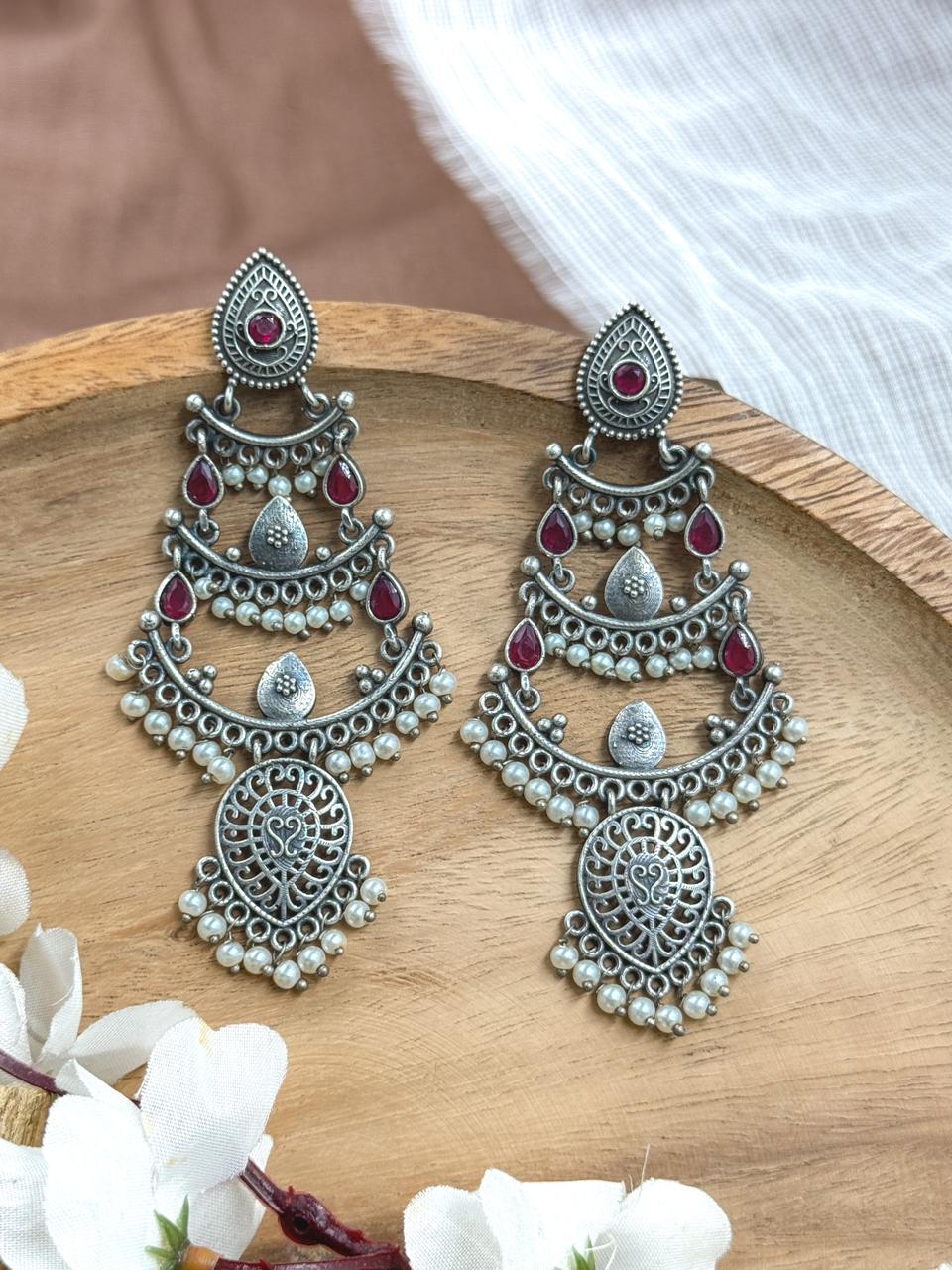 MALLIKA DANGLER EARRINGS