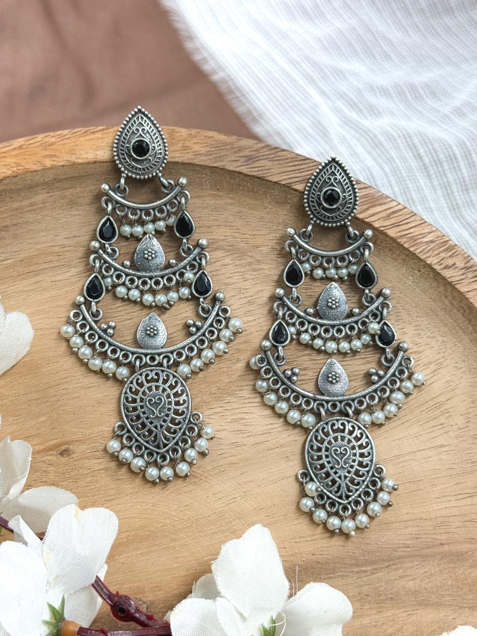 MALLIKA DANGLER EARRINGS