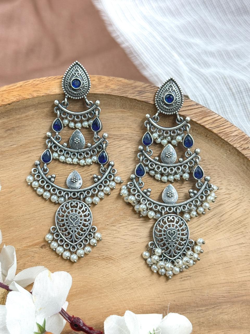 MALLIKA DANGLER EARRINGS