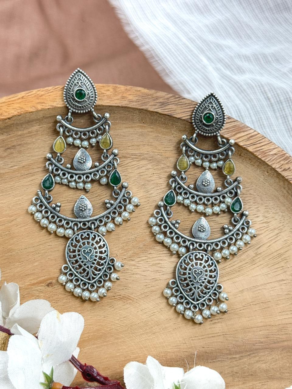 MALLIKA DANGLER EARRINGS