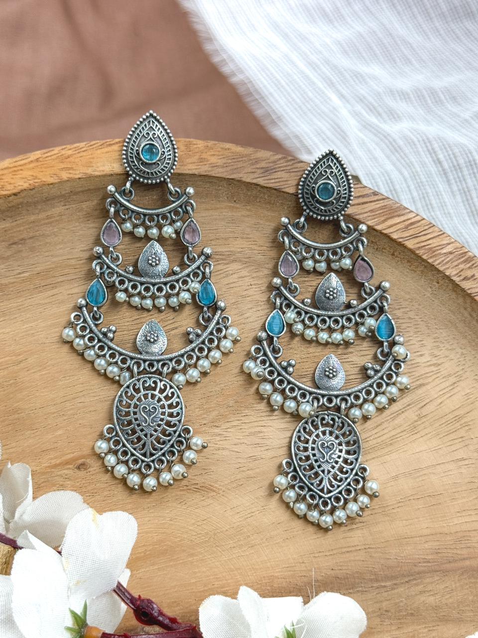 MALLIKA DANGLER EARRINGS