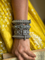 Load image into Gallery viewer, DEVI SILVER LOOKALIKE BANGLE STACK