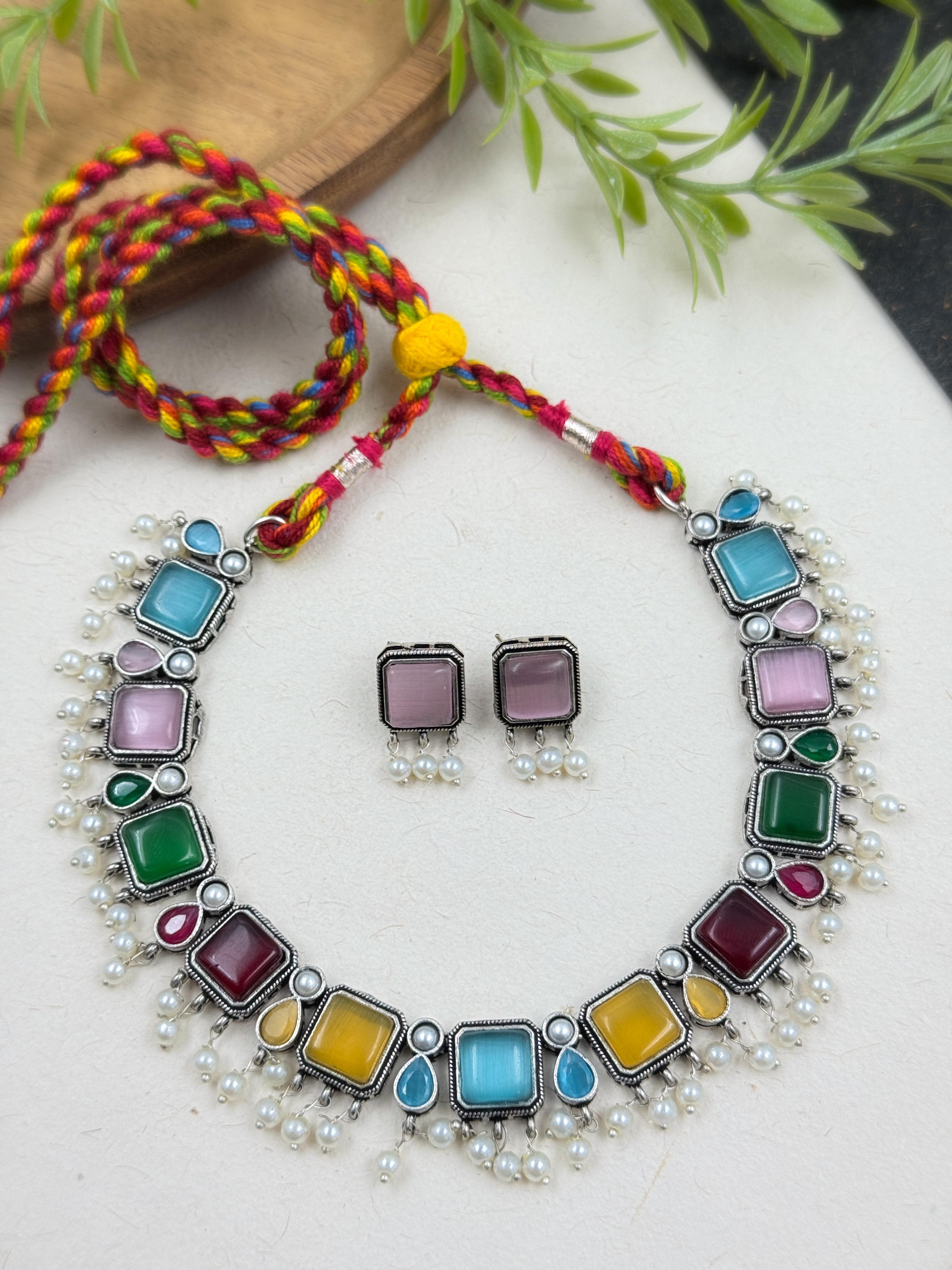 Arrya Stone Necklace Set