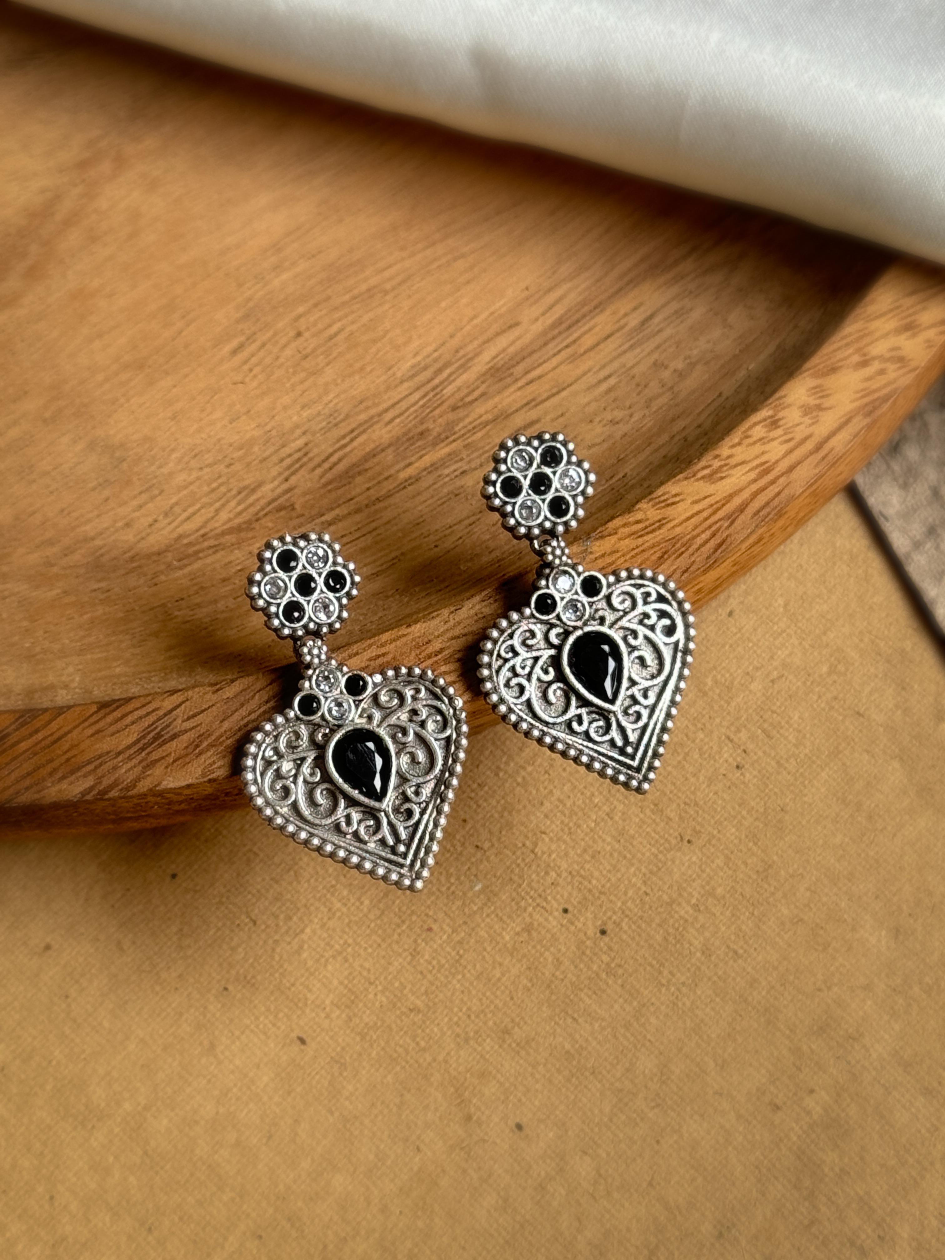 KAVYA OXIDISED STONE STUDS EARRINGS