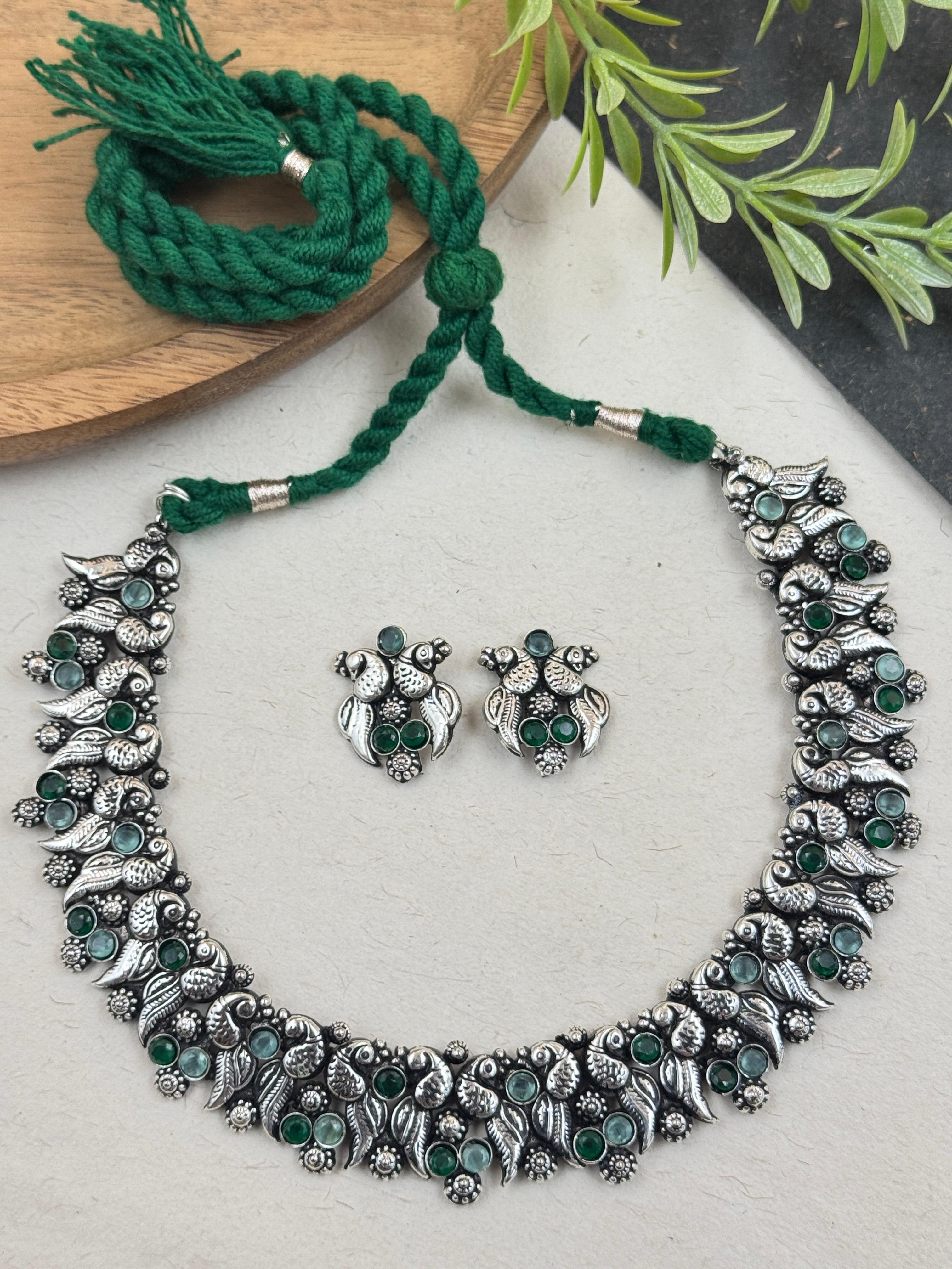 KASHVI HANDMADE STONE NECKLACE SET