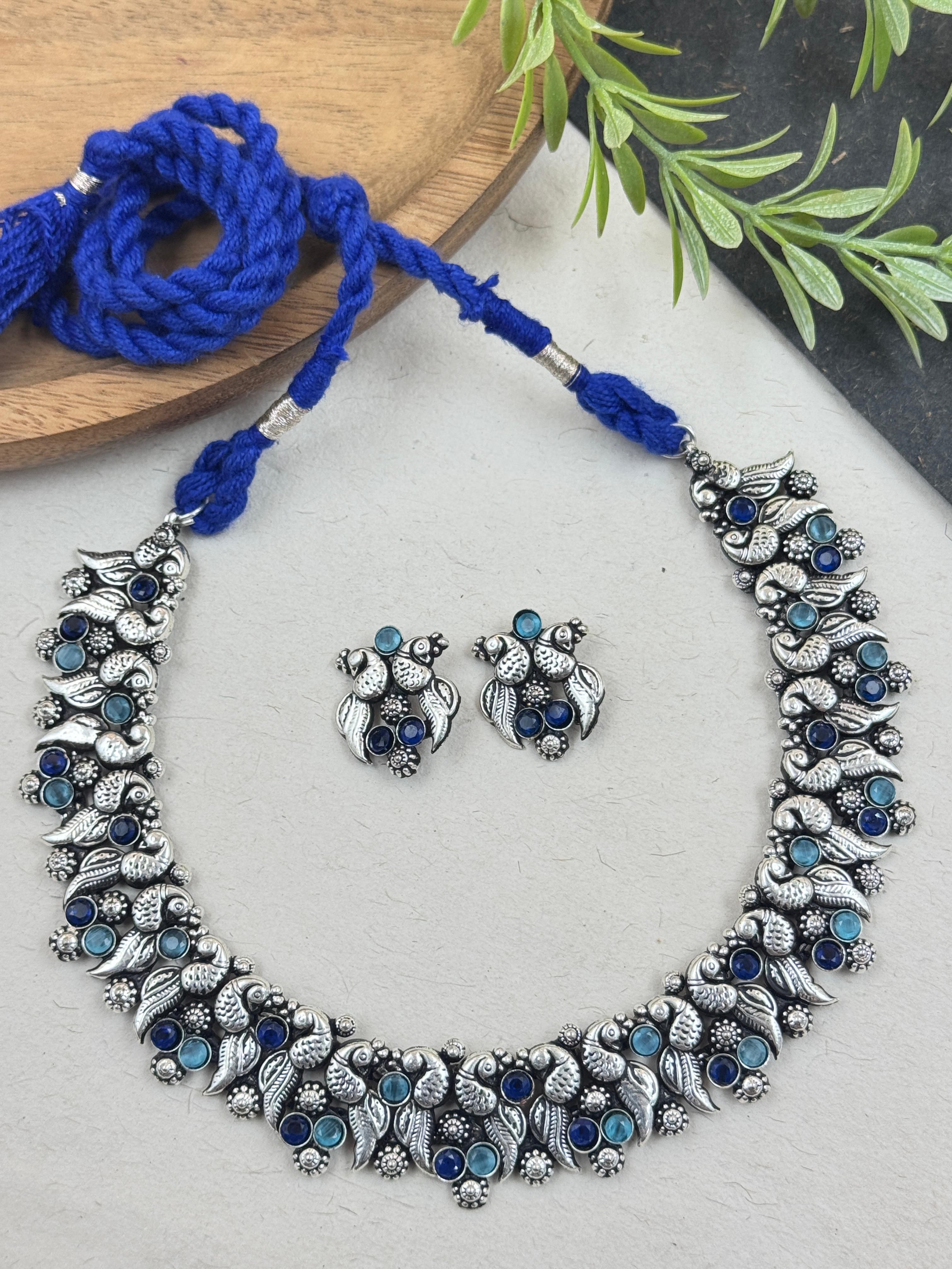 KASHVI HANDMADE STONE NECKLACE SET