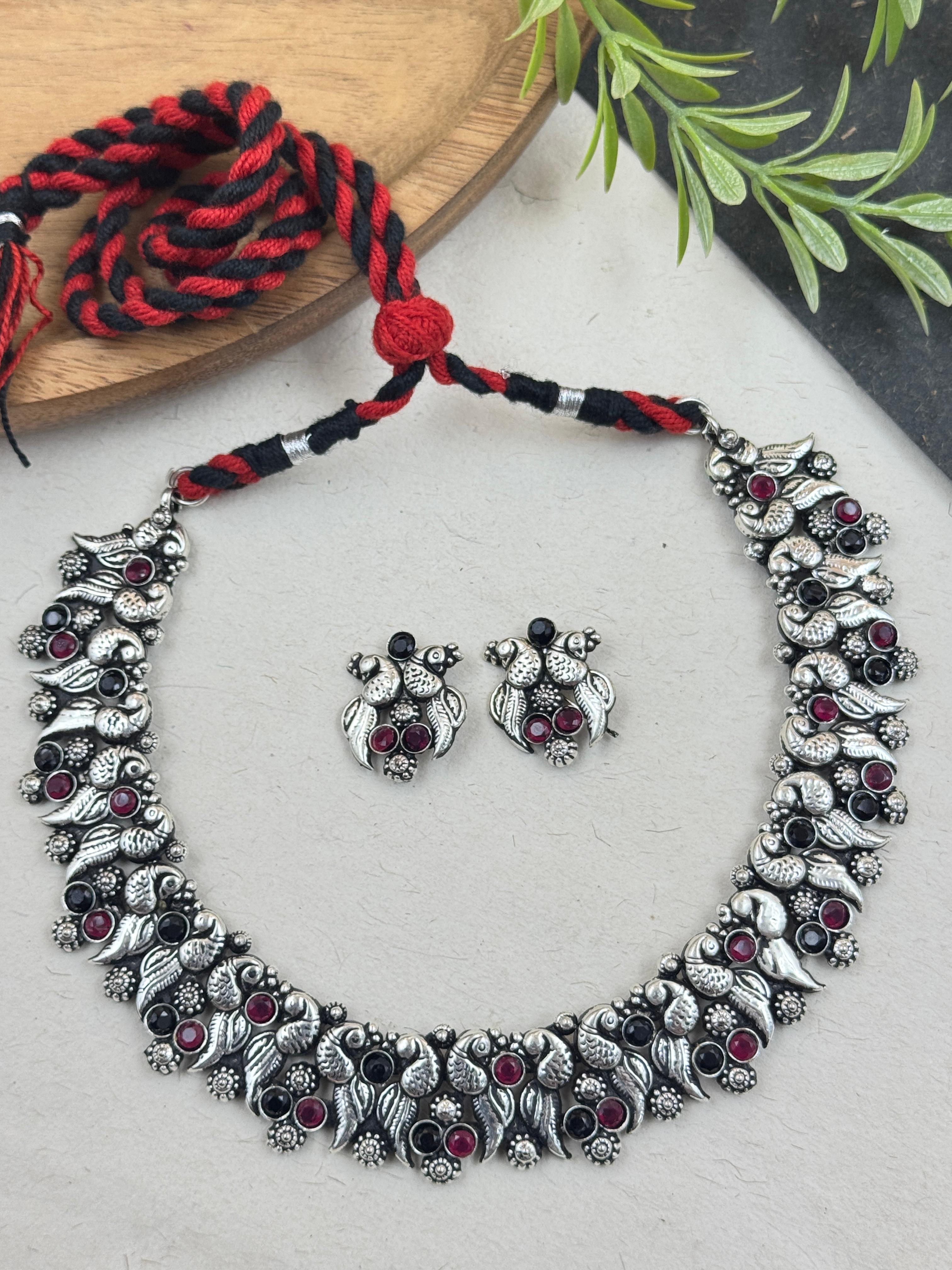 KASHVI HANDMADE STONE NECKLACE SET