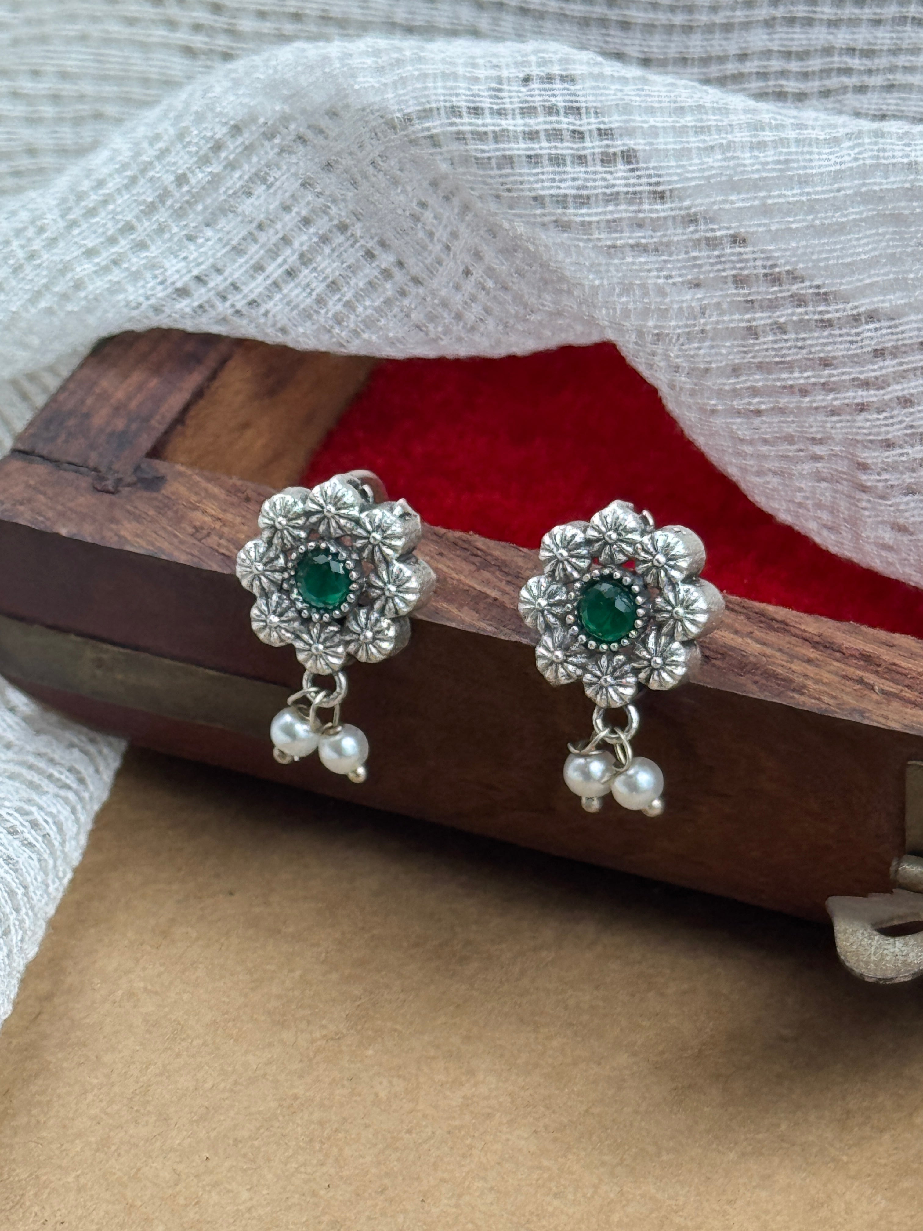 INAAYA STONE NECKLACE SET