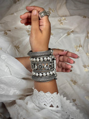SILVER LOOKALIKE BANGLE STACK