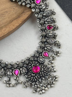 Load image into Gallery viewer, Vamika Stone Necklace Set